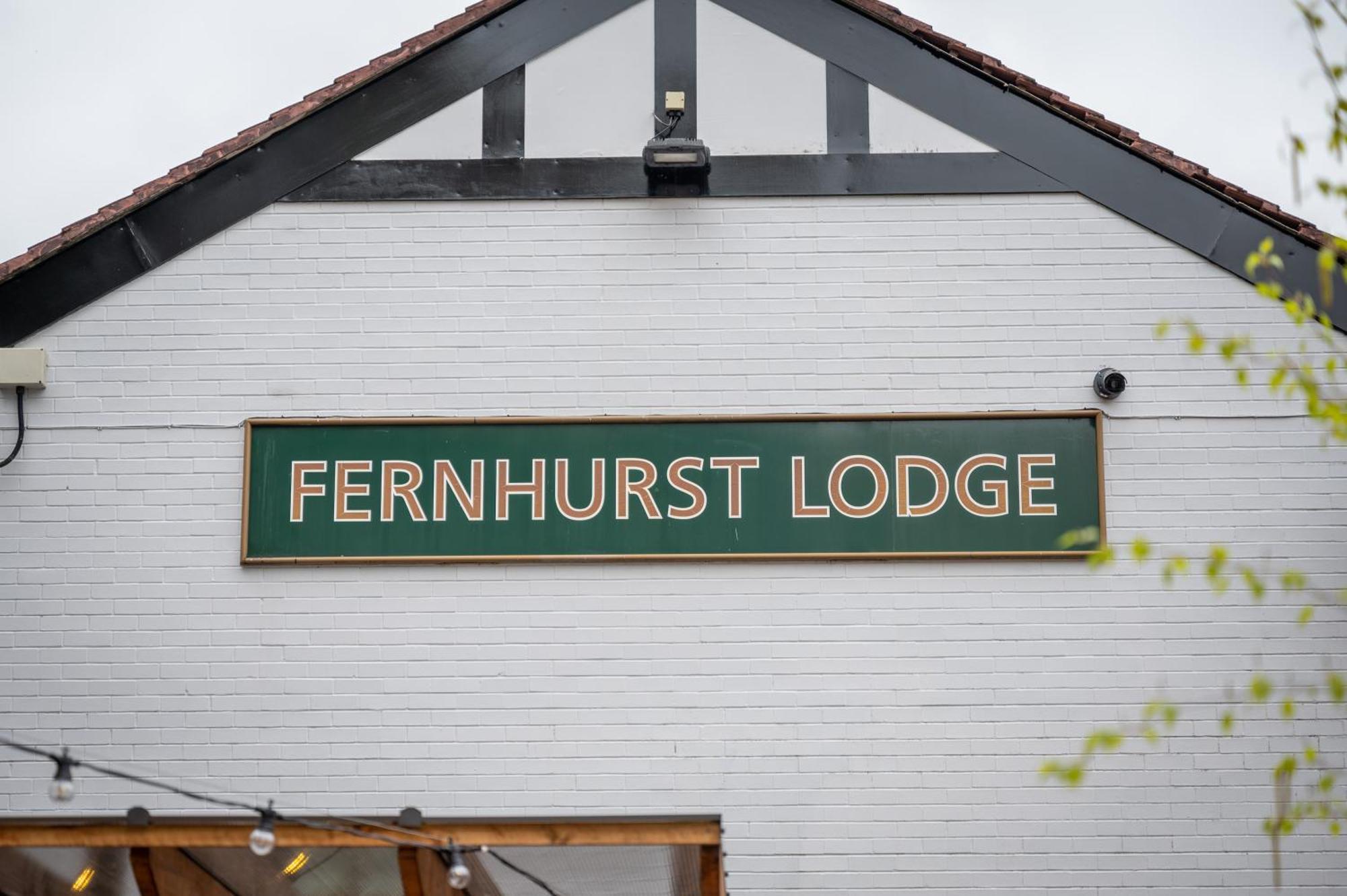 The Fernhurst By Greene King Affittacamere 3*